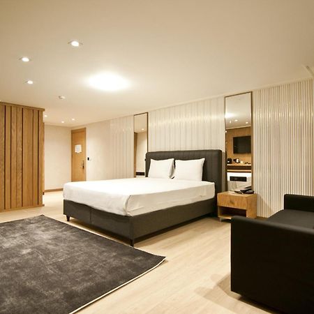 Xloft Hotel Istanboel Buitenkant foto